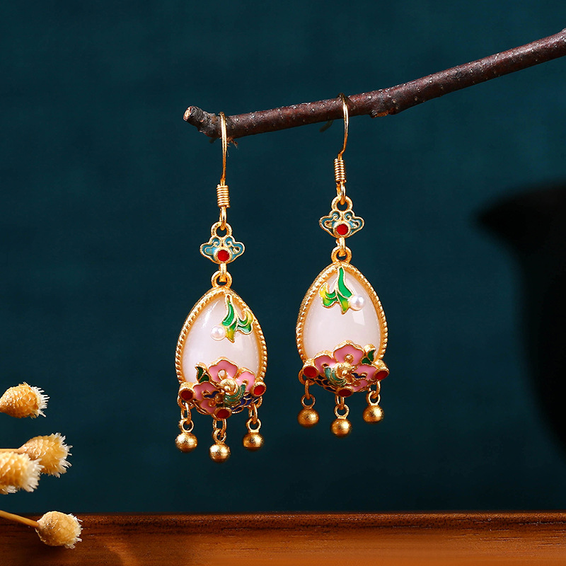 Earrings - Naturalne jadeitowe kolczyki w kształcie kwiatów,