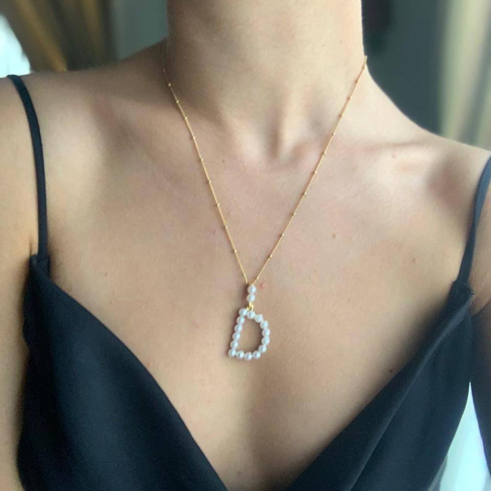 Perłowy naszyjnik z inicjałami – Custom Name Necklace Stainless Steel recenzja i cena