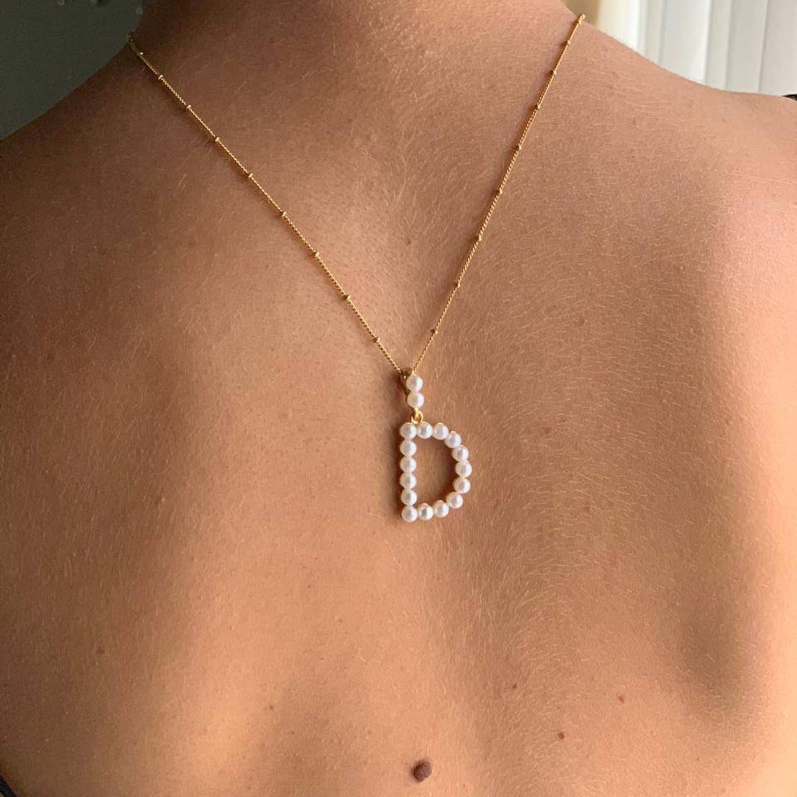 Perłowy naszyjnik z inicjałami – Custom Name Necklace Stainless Steel recenzja i cena