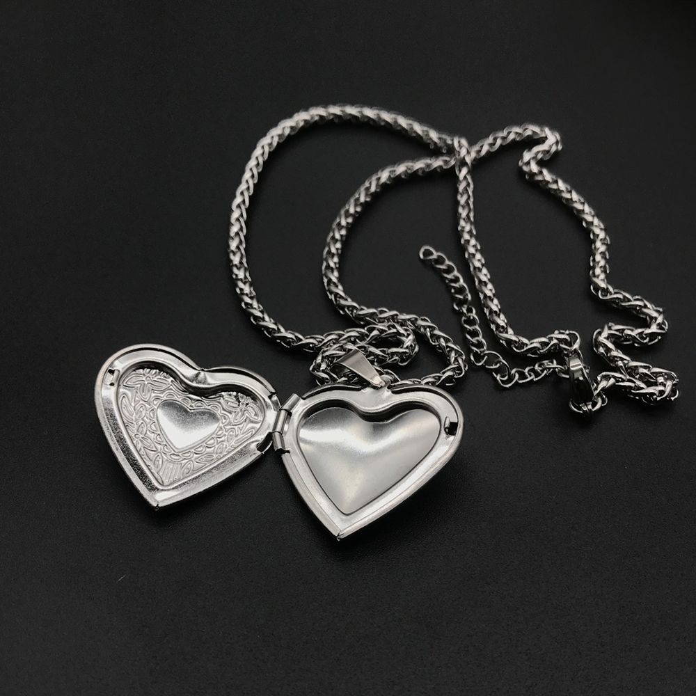 Modny obraz fotograficzny Nasz – Heart Locket Necklace Photo recenzja i cena